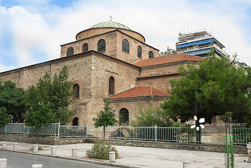 希腊塞萨洛尼基市中心的古老拜占庭东正教圣索菲亚大教堂图片素材