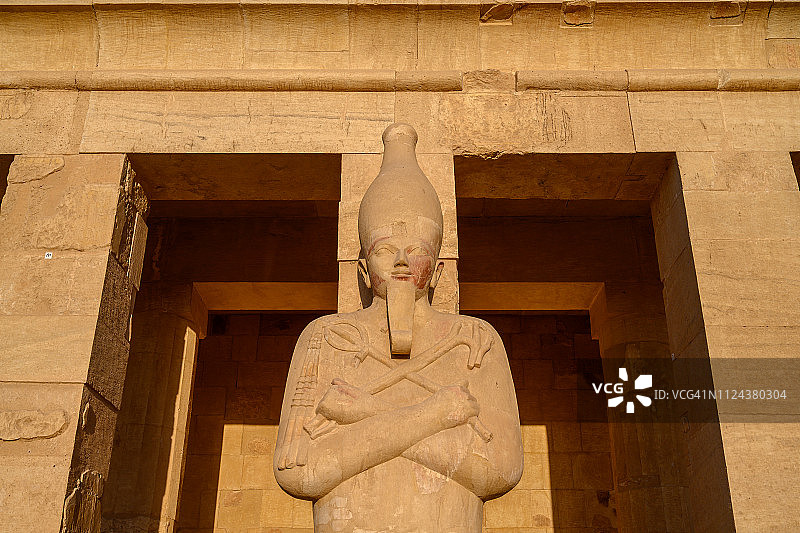 埃及卢克索哈特谢普苏特神庙日出图片素材