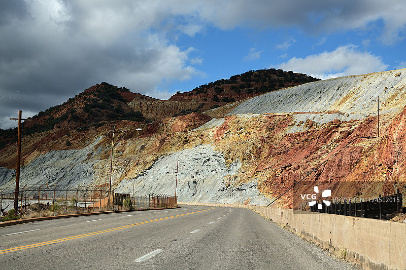 美国亚利桑那州洛厄尔的废弃矿场图片素材