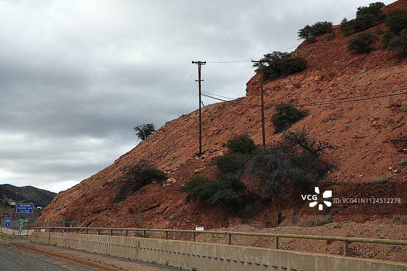 美国亚利桑那州洛厄尔的废弃矿场图片素材