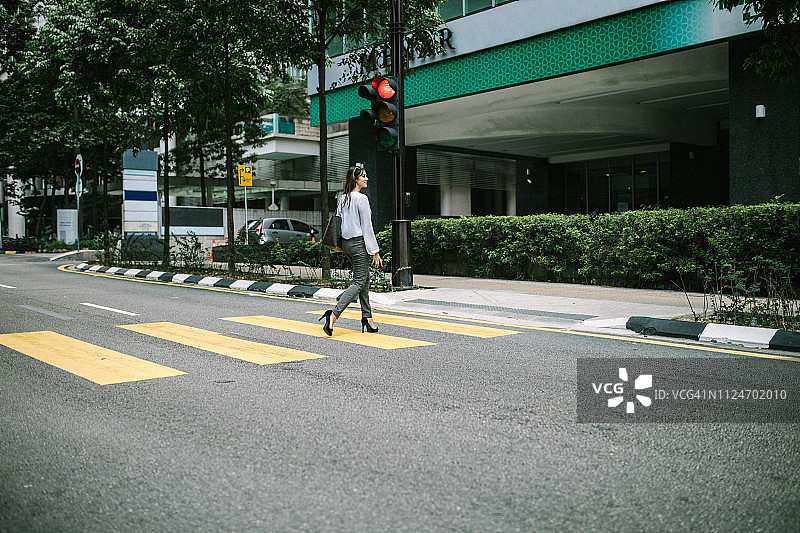 通往成功的道路是笔直的图片素材