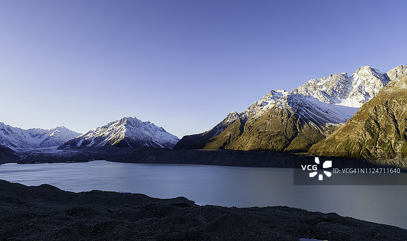库克山国家公园内的塔斯曼湖图片素材