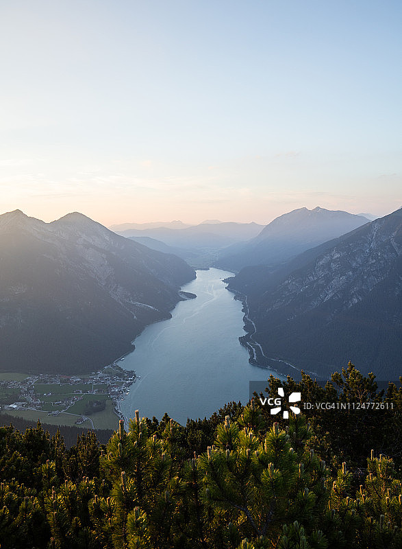 奥地利蒂罗尔阿亨湖图片素材