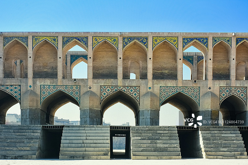 伊朗伊斯法罕的哈柱桥（波尔-哈柱）图片素材