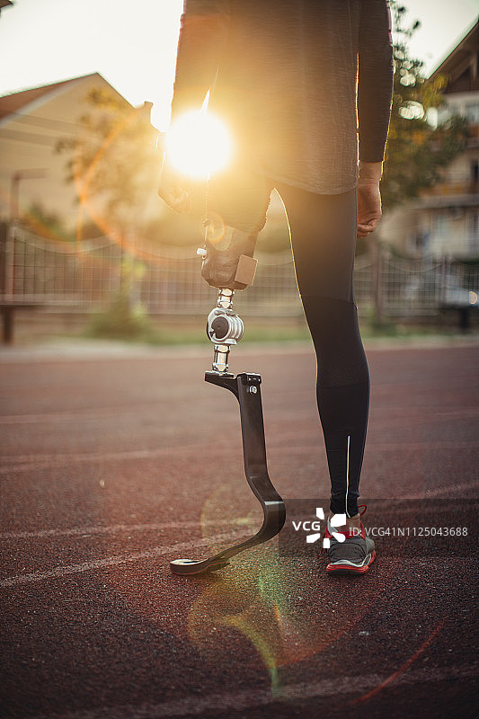 装有假肢的短跑运动员图片素材