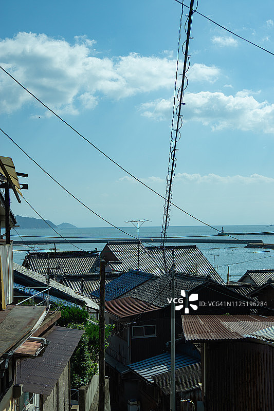 鞆之浦的屋顶和大海图片素材