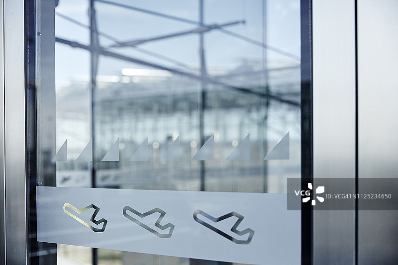 机场的玻璃门图片素材