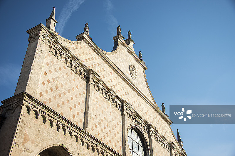 维琴察罗马天主教堂圣玛丽大教堂的正面图片素材