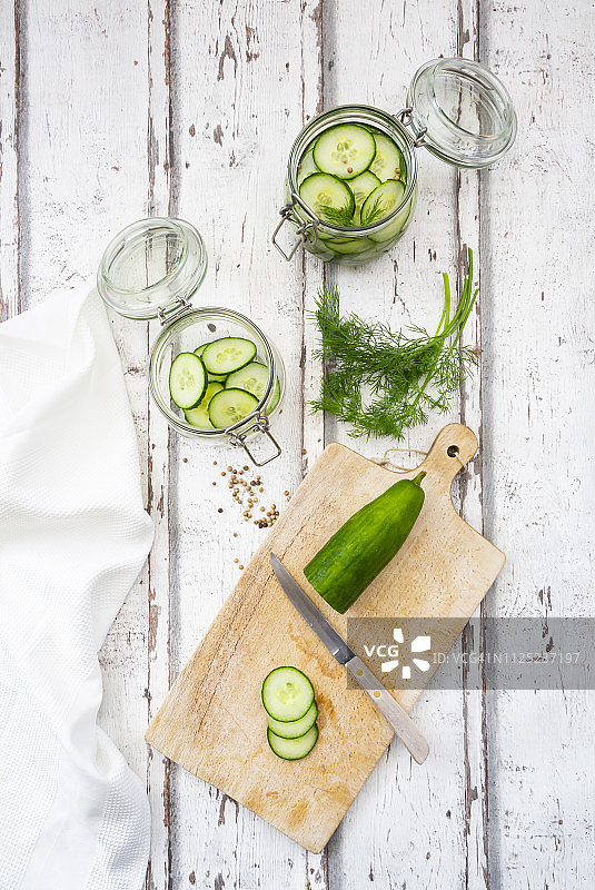 莳萝白胡椒腌黄瓜图片素材