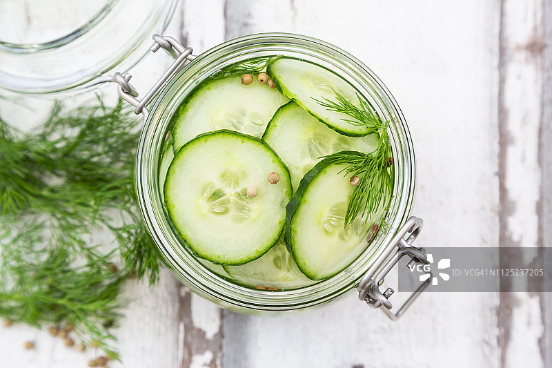 莳萝白胡椒腌黄瓜图片素材
