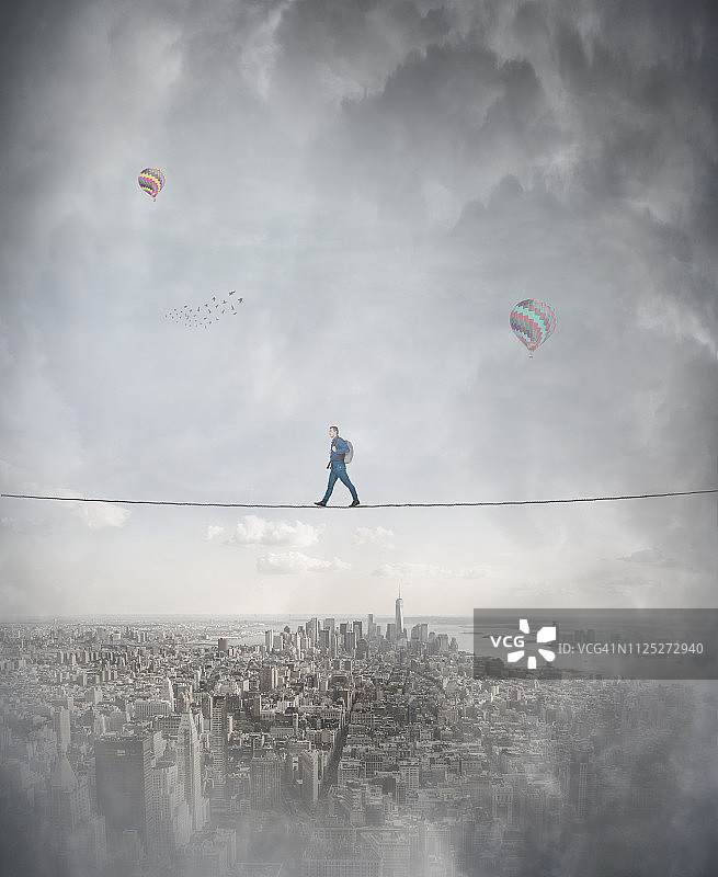 走软绳平衡图片素材