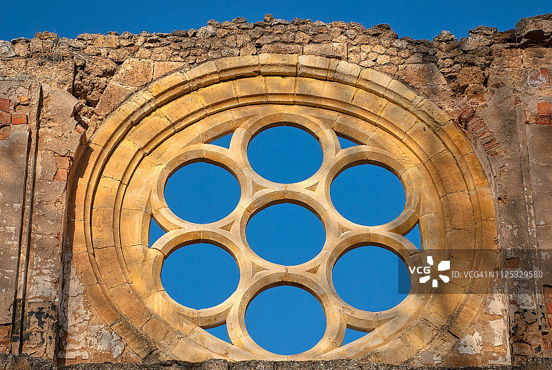 12世纪教堂遗址的外墙图片素材