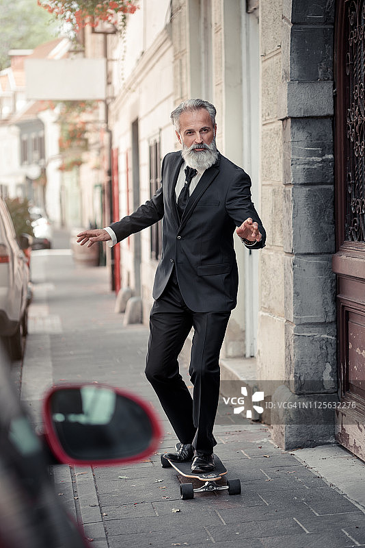 穿着讲究的男人图片素材