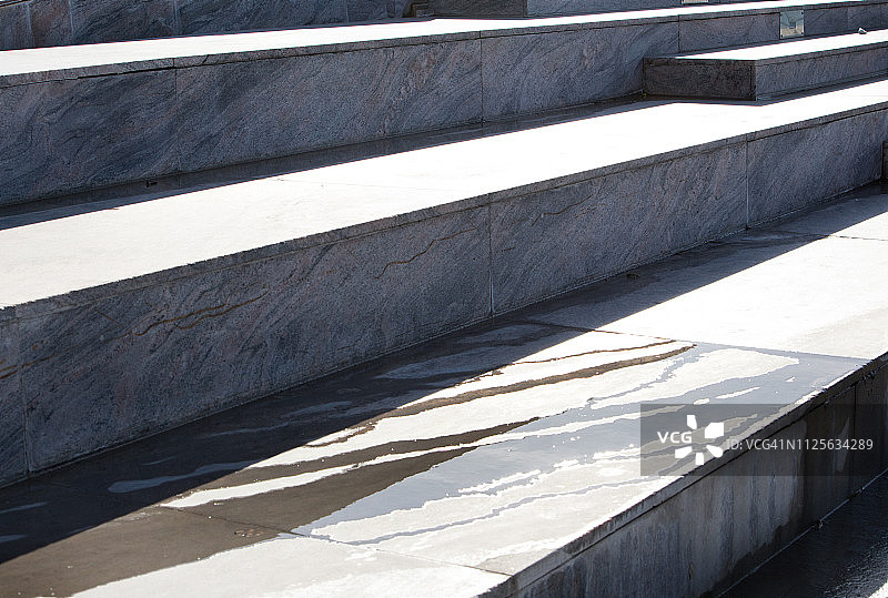 人行道上的大理石楼梯图片素材