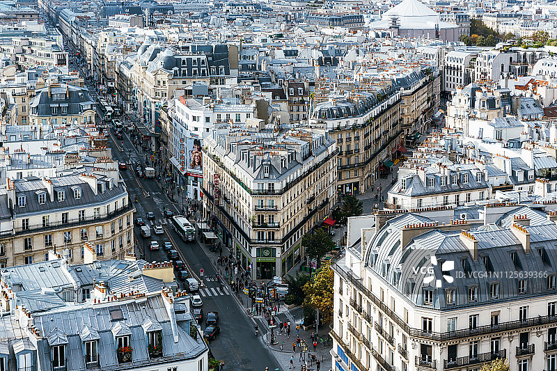 法国巴黎街道和屋顶鸟瞰图图片素材