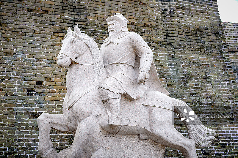 戚继光是中国金山长城的建造者，是中国著名的民族英雄图片素材