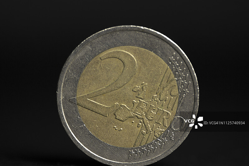 两个欧元硬币图片素材