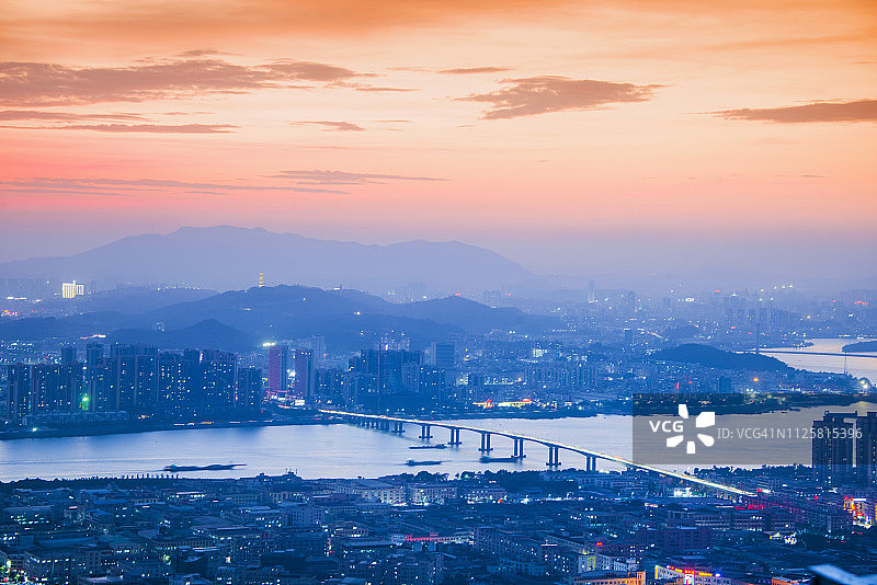 江门外海和中山古镇的黄昏景色航拍图片素材