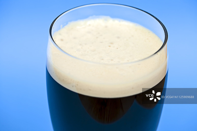 圣帕特里克节的黑爱尔兰啤酒图片素材