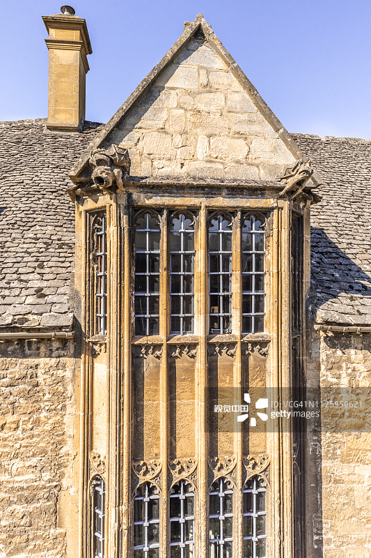 英国科茨沃尔德奇平卡姆登高街上威廉·格雷vel之家的垂直凸窗图片素材