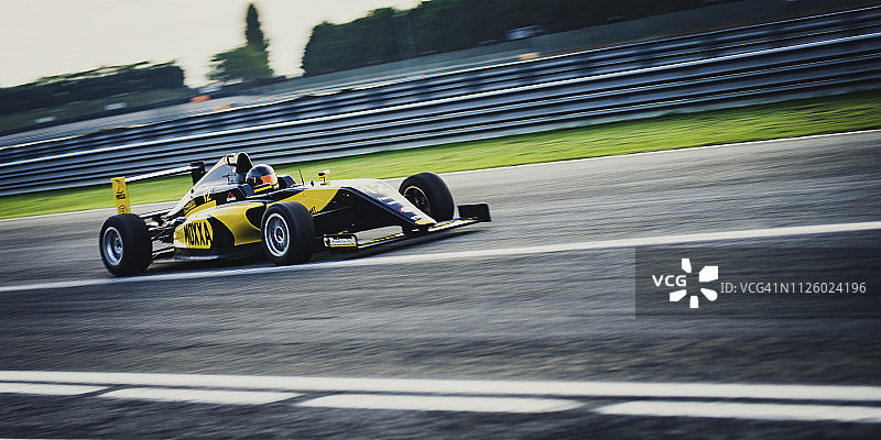 对速度的需求图片素材