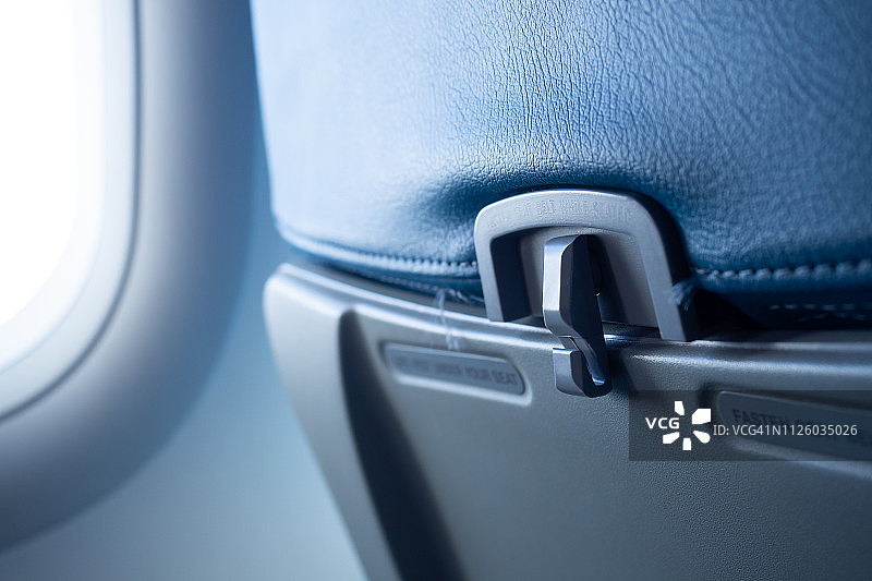 飞机内乘客餐盘特写图片素材