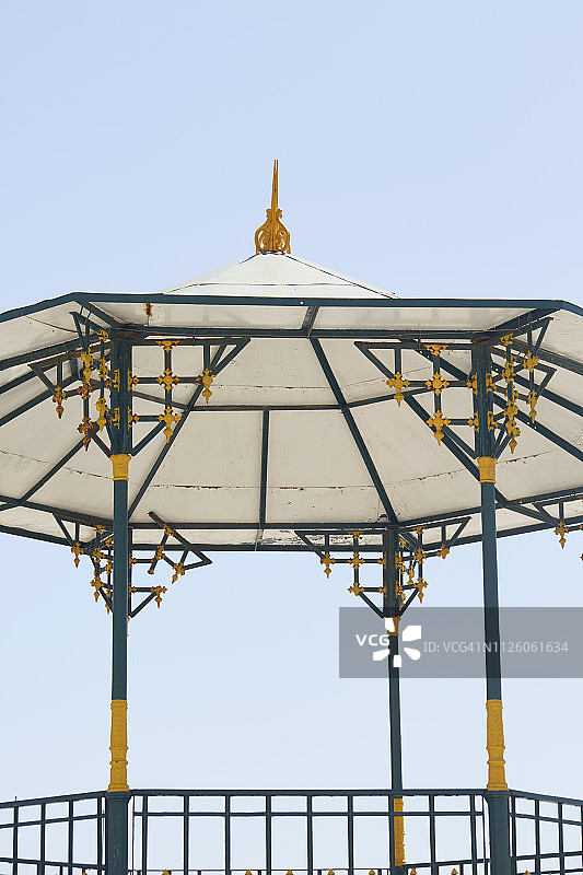 蓝天下的凉亭图片素材