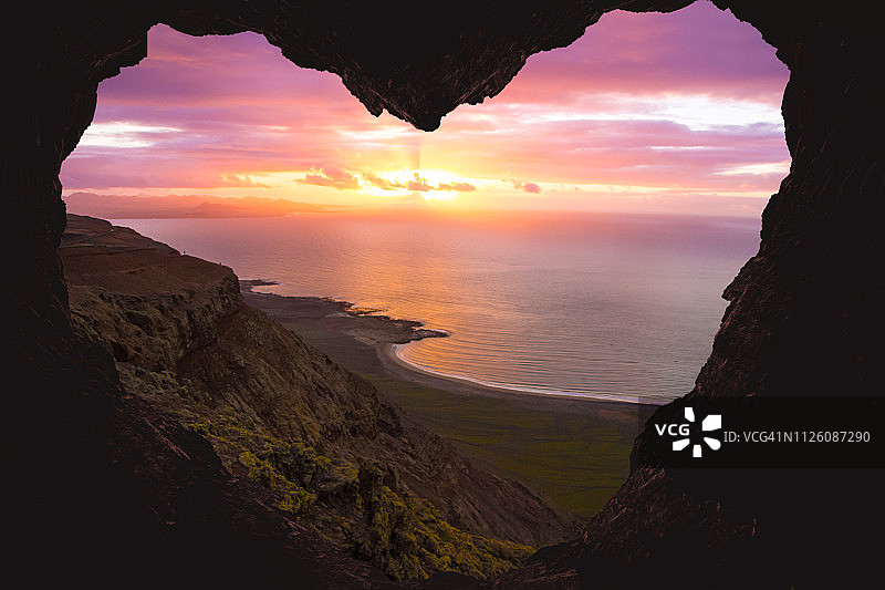 心形海上日落浪漫风光图片素材