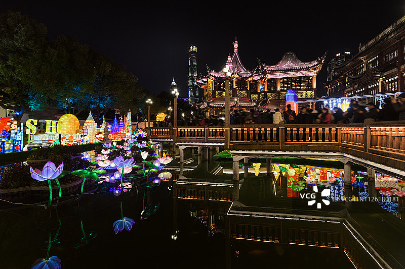 2019年上海豫园，盛大灯笼展为中国新年（农历新年或中国春节）预热图片素材