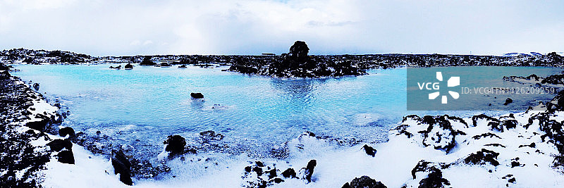蓝色泻湖天空背景图片素材