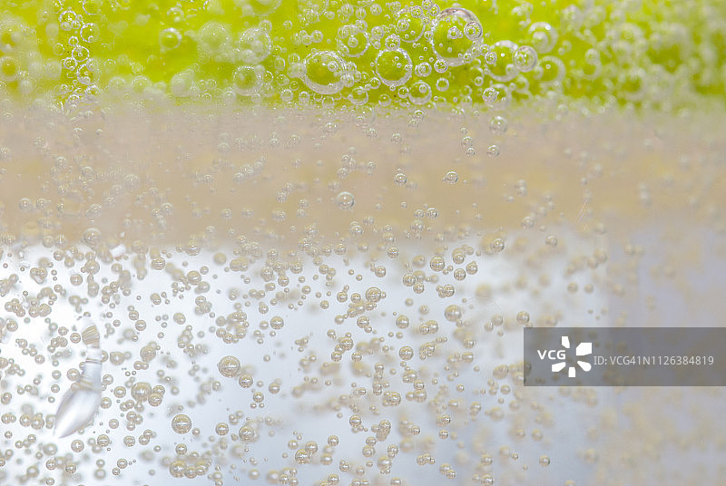 汤力水中的青柠片图片素材