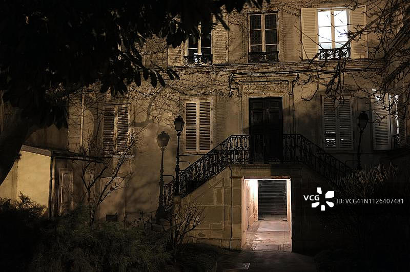 幽灵般的庭院图片素材