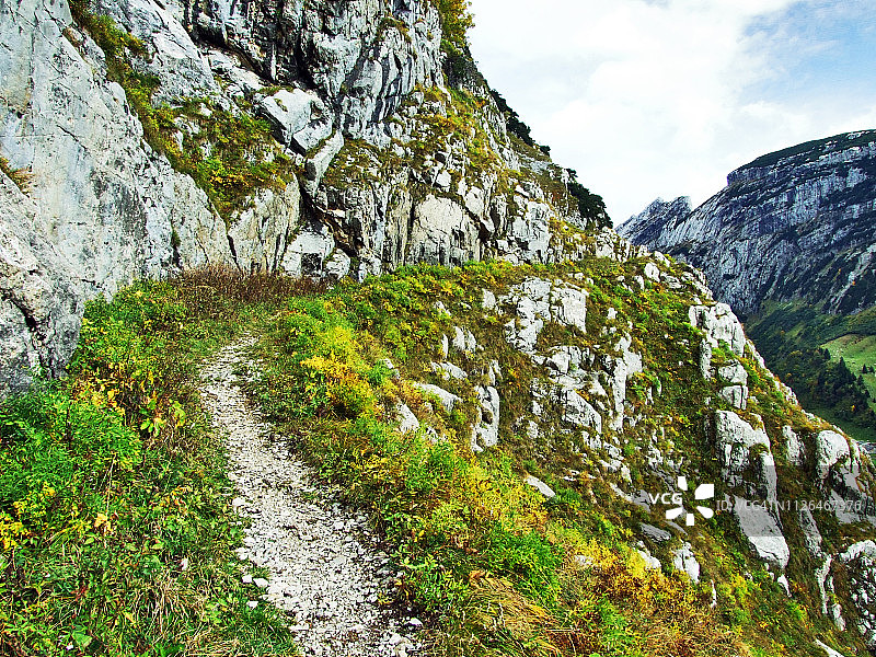 阿尔卑斯山脉的岩石图片素材