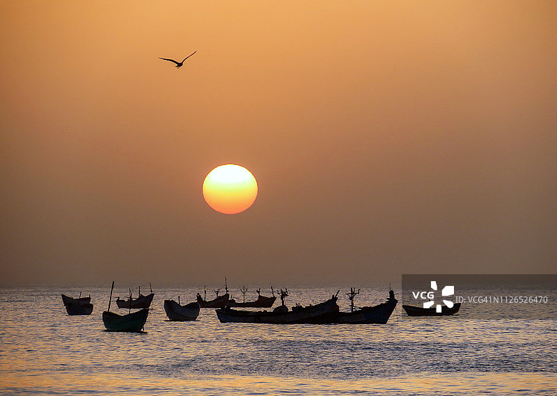 毛里塔尼亚努瓦克肖特，大西洋沿岸的渔船图片素材