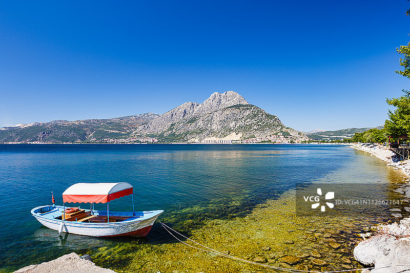 夏日埃伊尔迪尔湖土耳其湖畔风光图片素材