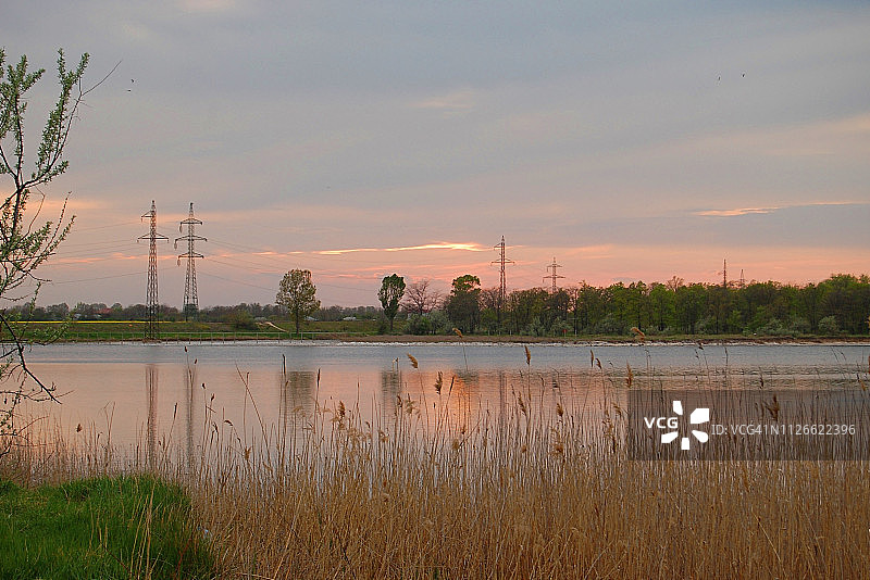 罗马尼亚多瑙河三角洲日落云彩图片素材