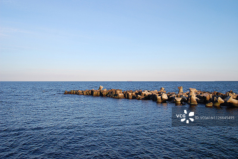 罗马尼亚康斯坦察老赌场附近的海滨图片素材