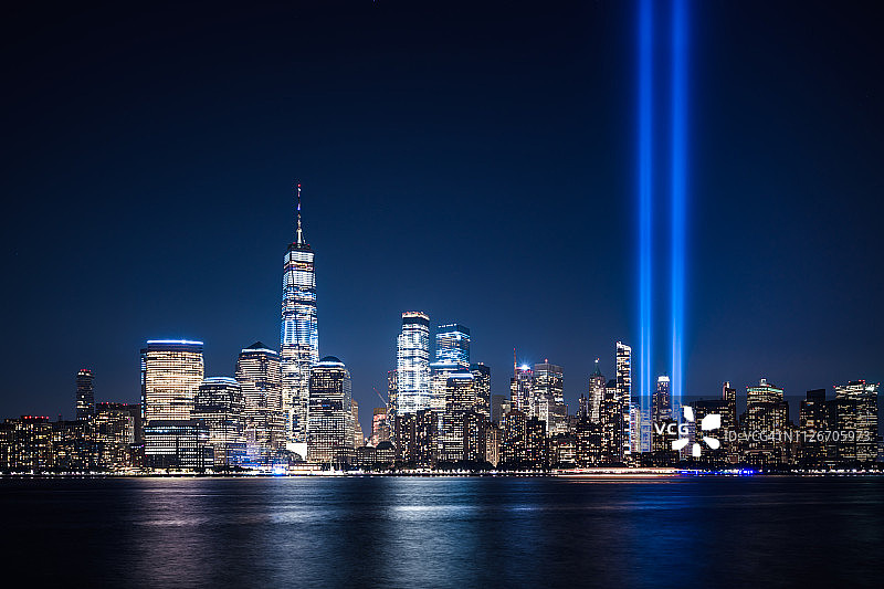 夜幕下的曼哈顿下城图片素材