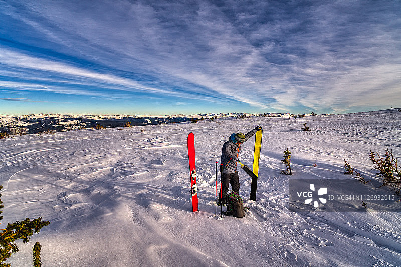 滑雪者滑雪旅行图片素材