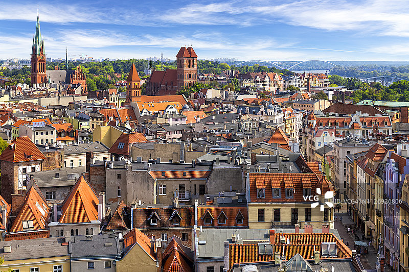 波兰托伦老城和维斯瓦河鸟瞰图图片素材
