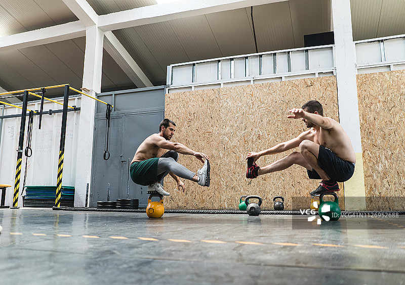 用壶铃锻炼图片素材