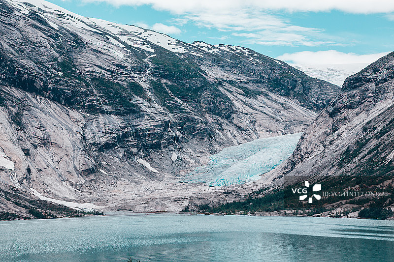 挪威西部的尼加兹布林冰川图片素材
