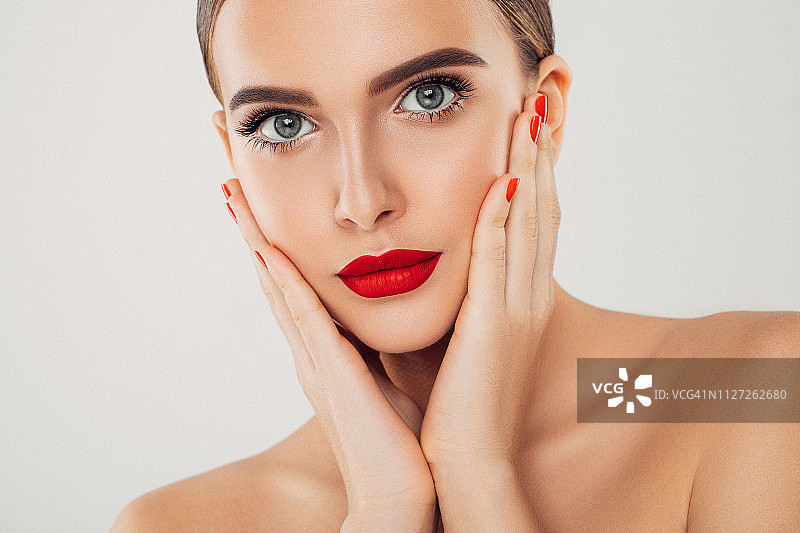 年轻美丽的女人的摄影图片素材