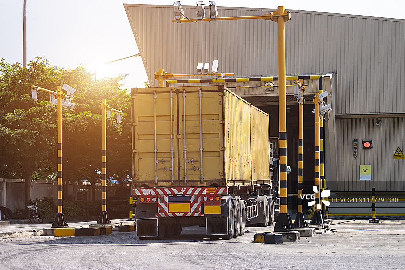 X光货物运输图片素材