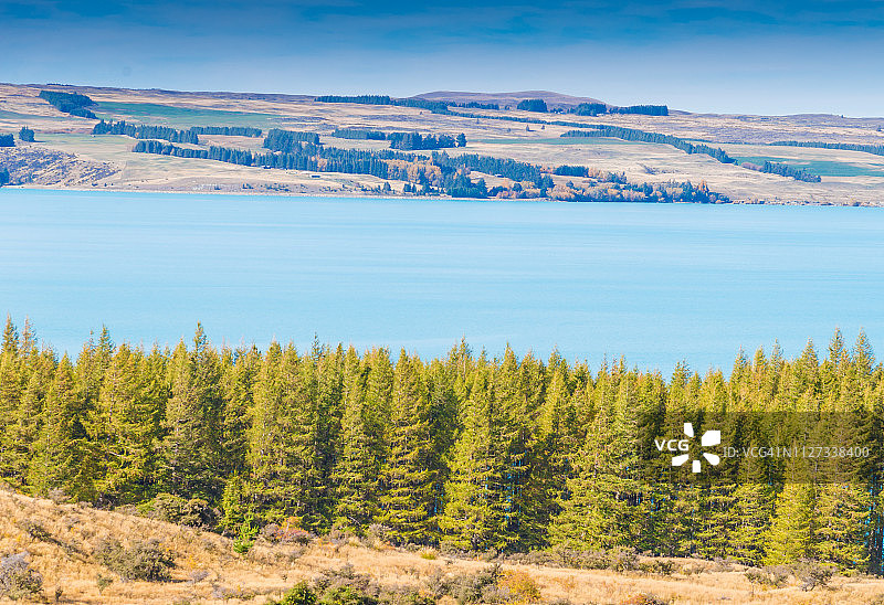 风景秀丽的马西森湖福克斯冰川镇南阿尔卑斯山山谷新西兰图片素材