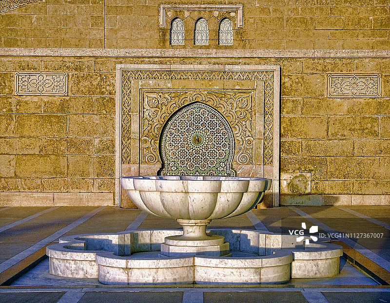 穆罕默德五世陵墓入口处的喷泉，拉巴特，摩洛哥图片素材