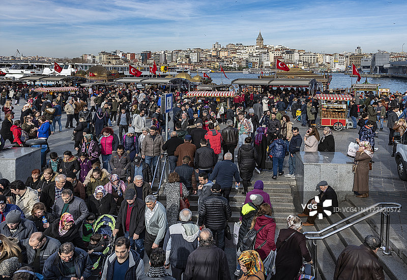 土耳其伊斯坦布尔法蒂赫区埃米诺努广场图片素材