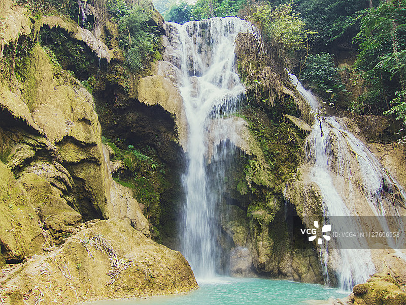 光西瀑布图片素材