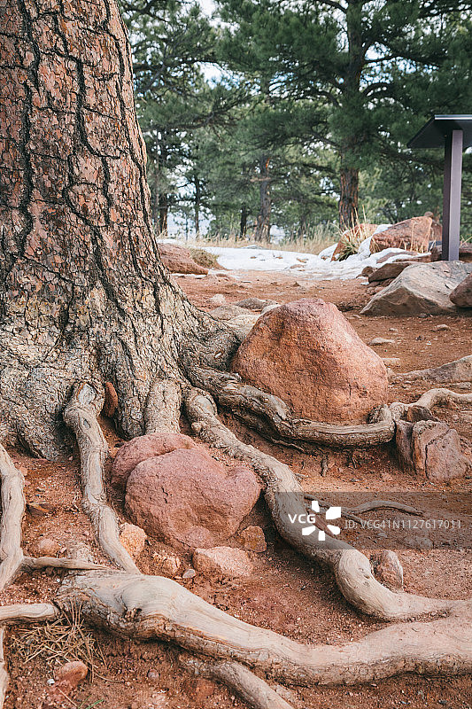 巨石熨斗山图片素材