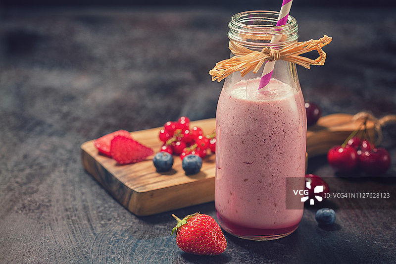 新鲜草莓冰沙图片素材